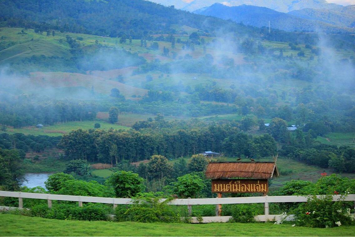 Hotel มนต์เมืองแจ่ม Mae Chaem Exterior foto