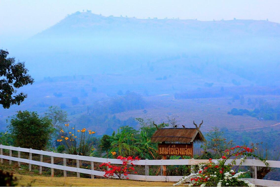 Hotel มนต์เมืองแจ่ม Mae Chaem Exterior foto